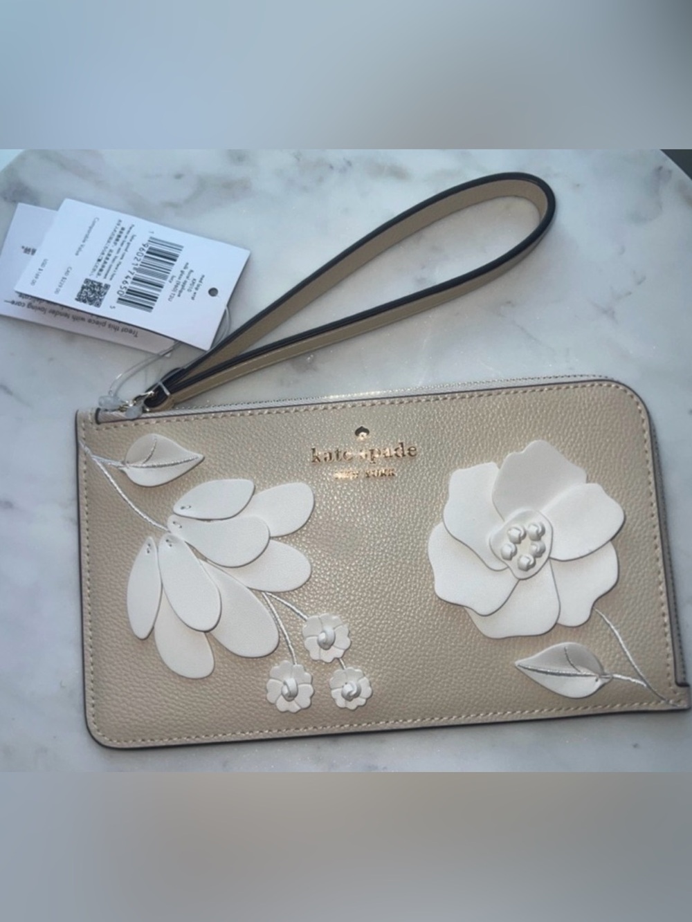 NWT - kate spade Beige Floral Wristlet